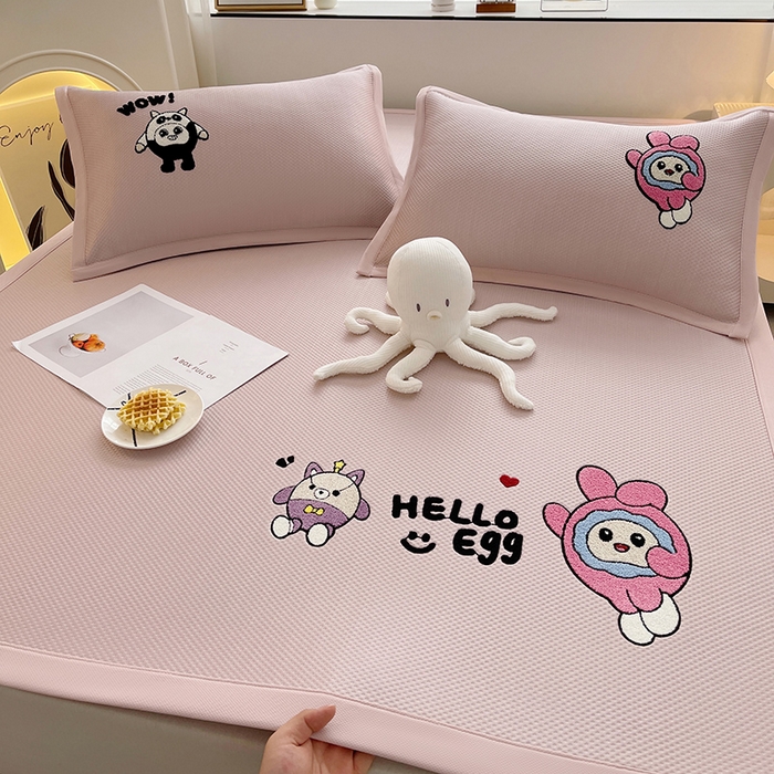 91家纺网 家纺一手货源 找家纺 炫拼家纺 2026新款A类满天星凉豆豆卡通毛巾绣大包边复合凉席 萌宠伙伴