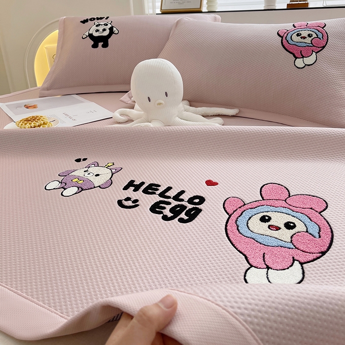 91家纺网 家纺一手货源 找家纺 炫拼家纺 2026新款A类满天星凉豆豆卡通毛巾绣大包边复合凉席 萌宠伙伴