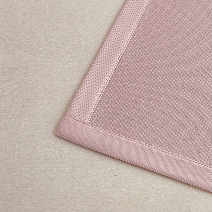 91家纺网 家纺一手货源 找家纺 炫拼家纺 2026新款A类满天星凉豆豆卡通毛巾绣大包边复合凉席 萌宠伙伴