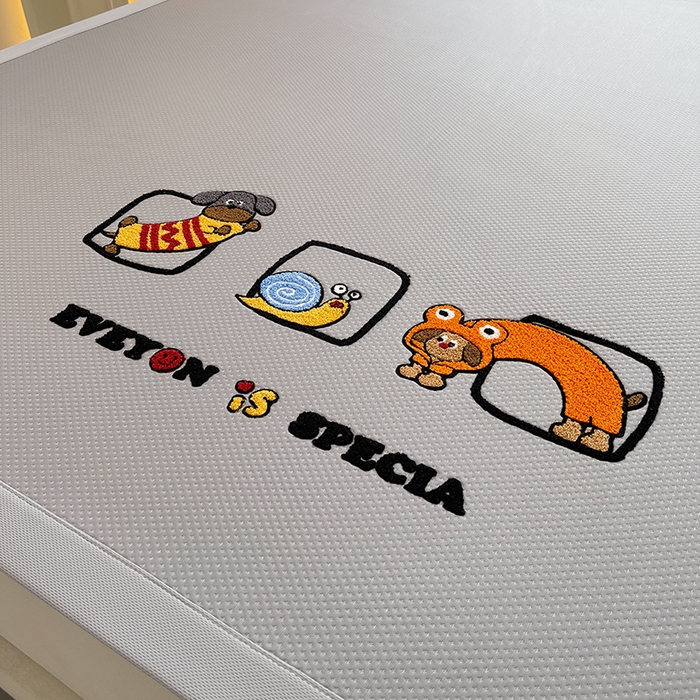 91家纺网 家纺一手货源 找家纺 炫拼家纺 2026新款A类满天星凉豆豆卡通毛巾绣大包边复合凉席 淘气汪汪-灰