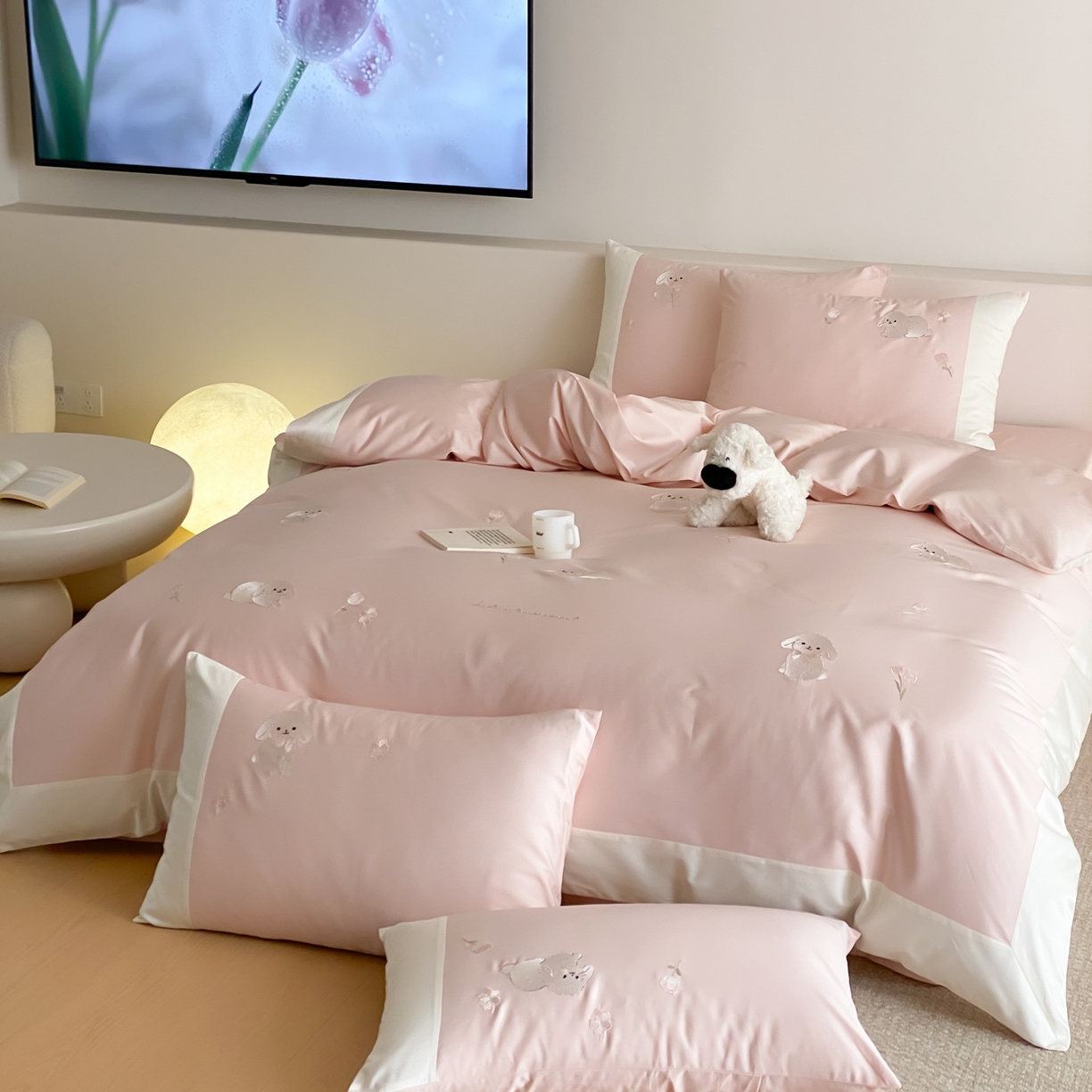 91家纺网 家纺一手货源 找家纺 云栖家居 2026新款50支长绒棉拼角卡通纯棉刺绣-小萌兔 小萌兔-粉