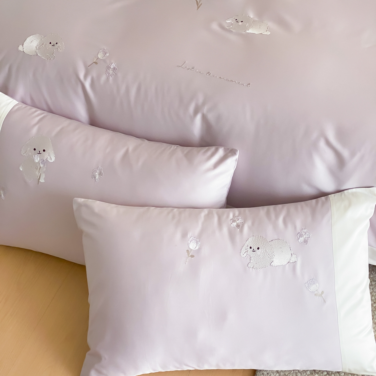 91家纺网 家纺一手货源 找家纺 云栖家居 2026新款50支长绒棉拼角卡通纯棉刺绣-小萌兔 小萌兔-紫