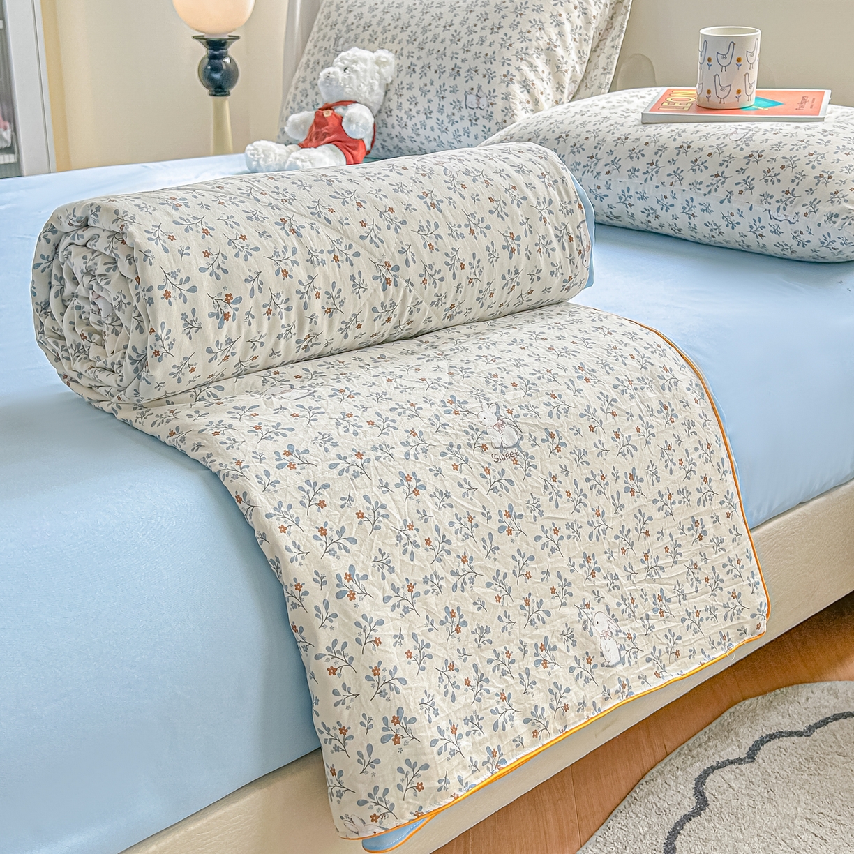 91家纺网 家纺一手货源 找家纺 富艺隆 2026新款A类水洗棉双层纱夏被空调被 皱皱纱夏凉被 安妮的兔