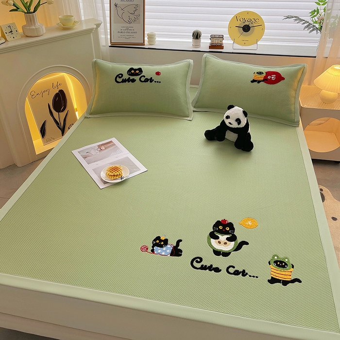 91家纺网 家纺一手货源 找家纺 炫拼家纺 2026新款A类满天星凉豆豆卡通毛巾绣大包边复合凉席 顽皮猫咪