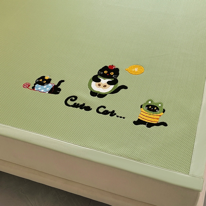 91家纺网 家纺一手货源 找家纺 炫拼家纺 2026新款A类满天星凉豆豆卡通毛巾绣大包边复合凉席 顽皮猫咪