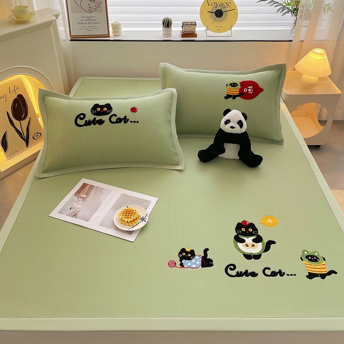 91家纺网 家纺一手货源 找家纺 炫拼家纺 2026新款A类满天星凉豆豆卡通毛巾绣大包边复合凉席 顽皮猫咪