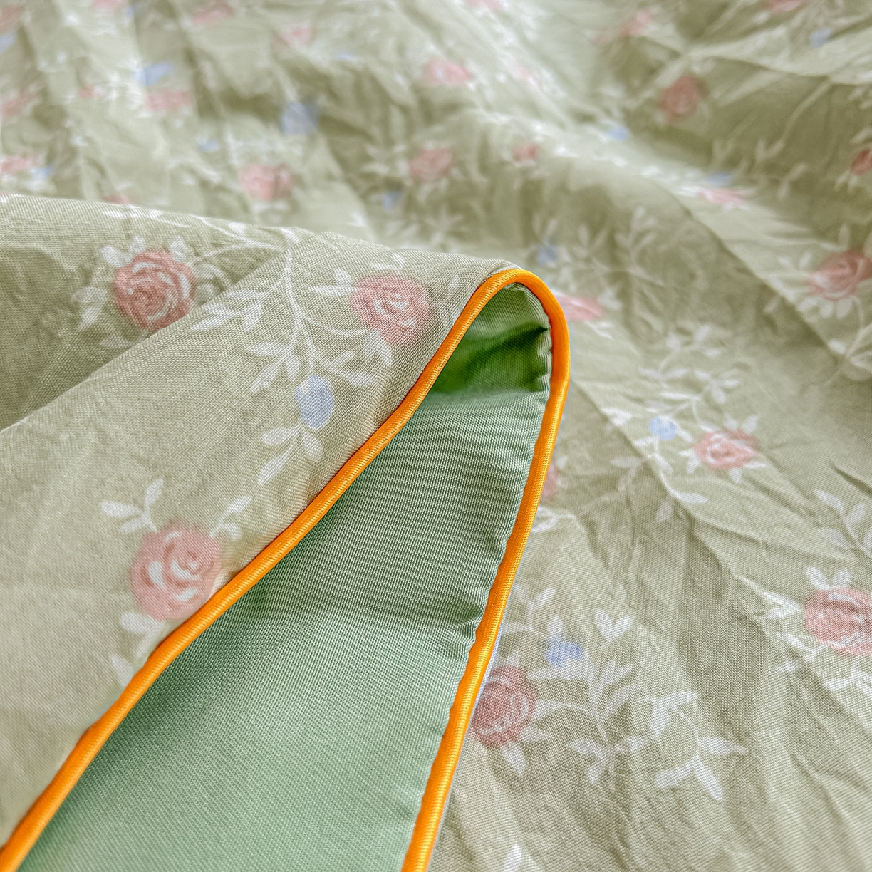 91家纺网 家纺一手货源 找家纺 富艺隆 2026新款A类水洗棉双层纱夏被空调被 皱皱纱夏凉被 春江雾