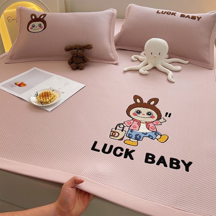 炫拼家纺 2026新款A类满天星凉豆豆卡通毛巾绣大包边复合凉席 幸运布布-粉