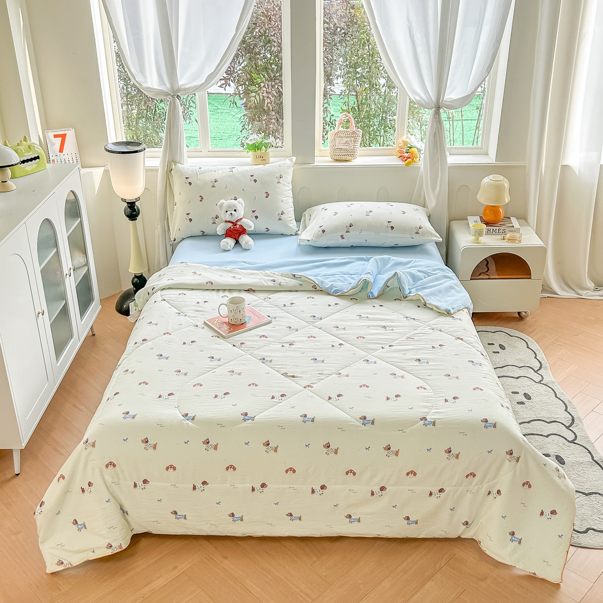 91家纺网 家纺一手货源 找家纺 富艺隆 2026新款A类水洗棉双层纱夏被空调被 皱皱纱夏凉被 可可腊肠犬