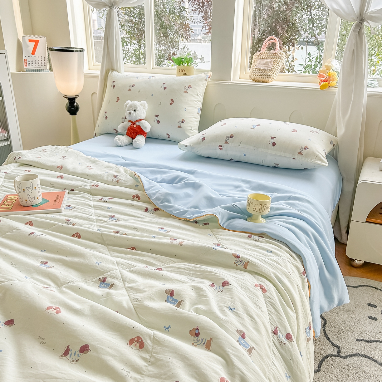 91家纺网 家纺一手货源 找家纺 富艺隆 2026新款A类水洗棉双层纱夏被空调被 皱皱纱夏凉被 可可腊肠犬