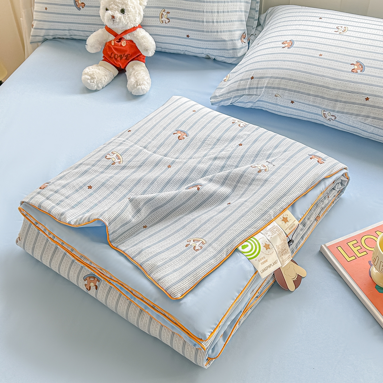 91家纺网 家纺一手货源 找家纺 富艺隆 2026新款A类水洗棉双层纱夏被空调被 皱皱纱夏凉被 蓝纹木马星