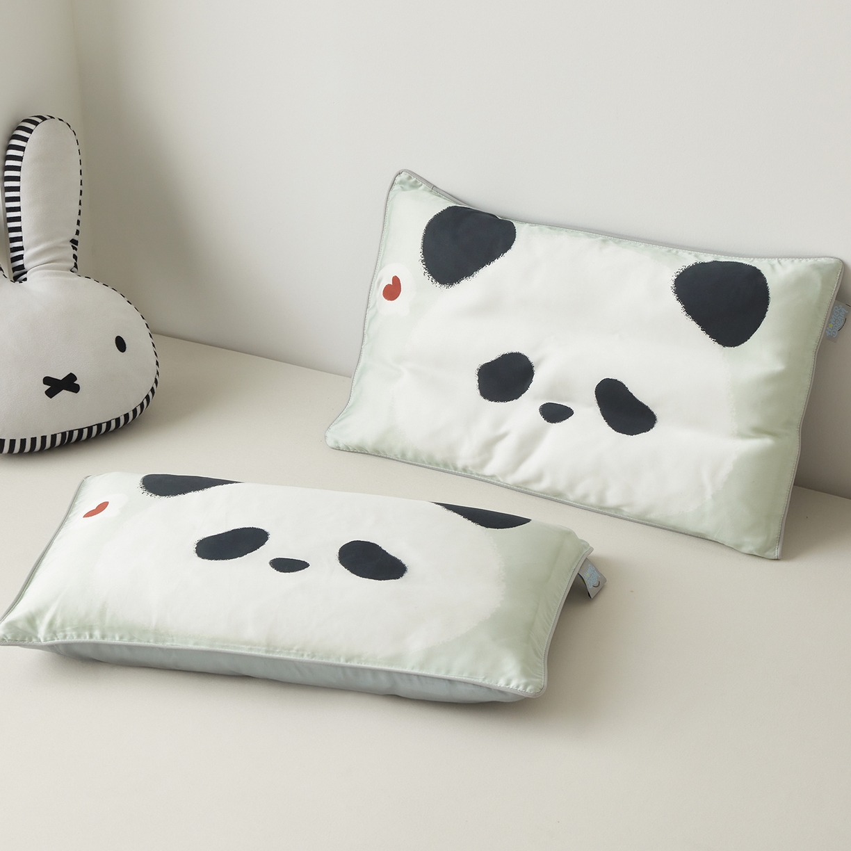 91家纺网 家纺一手货源 找家纺 荷马之梦 2026新款60s兰精天丝原创数码印花大版儿童枕套 西瓜熊猫