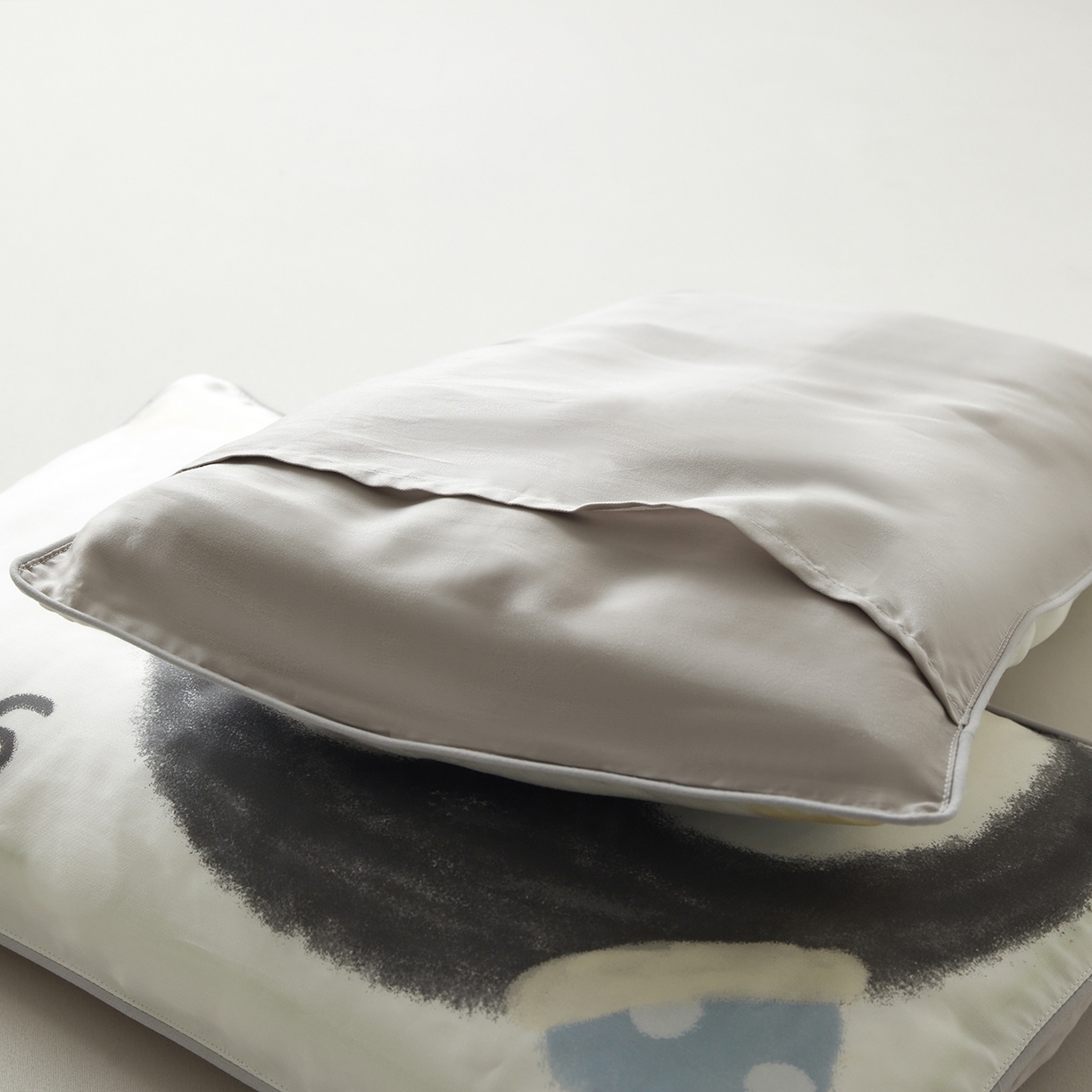 91家纺网 家纺一手货源 找家纺 荷马之梦 2026新款60s兰精天丝原创数码印花大版儿童枕套 星星企鹅