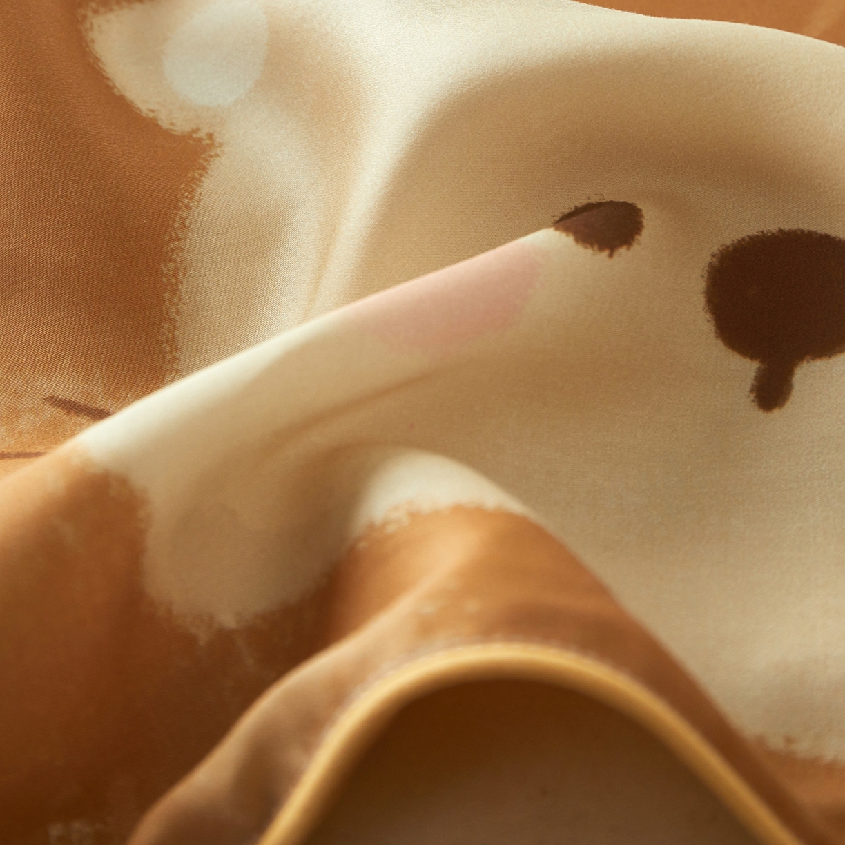 91家纺网 家纺一手货源 找家纺 荷马之梦 2026新款60s兰精天丝原创数码印花大版儿童枕套 馋嘴小狮