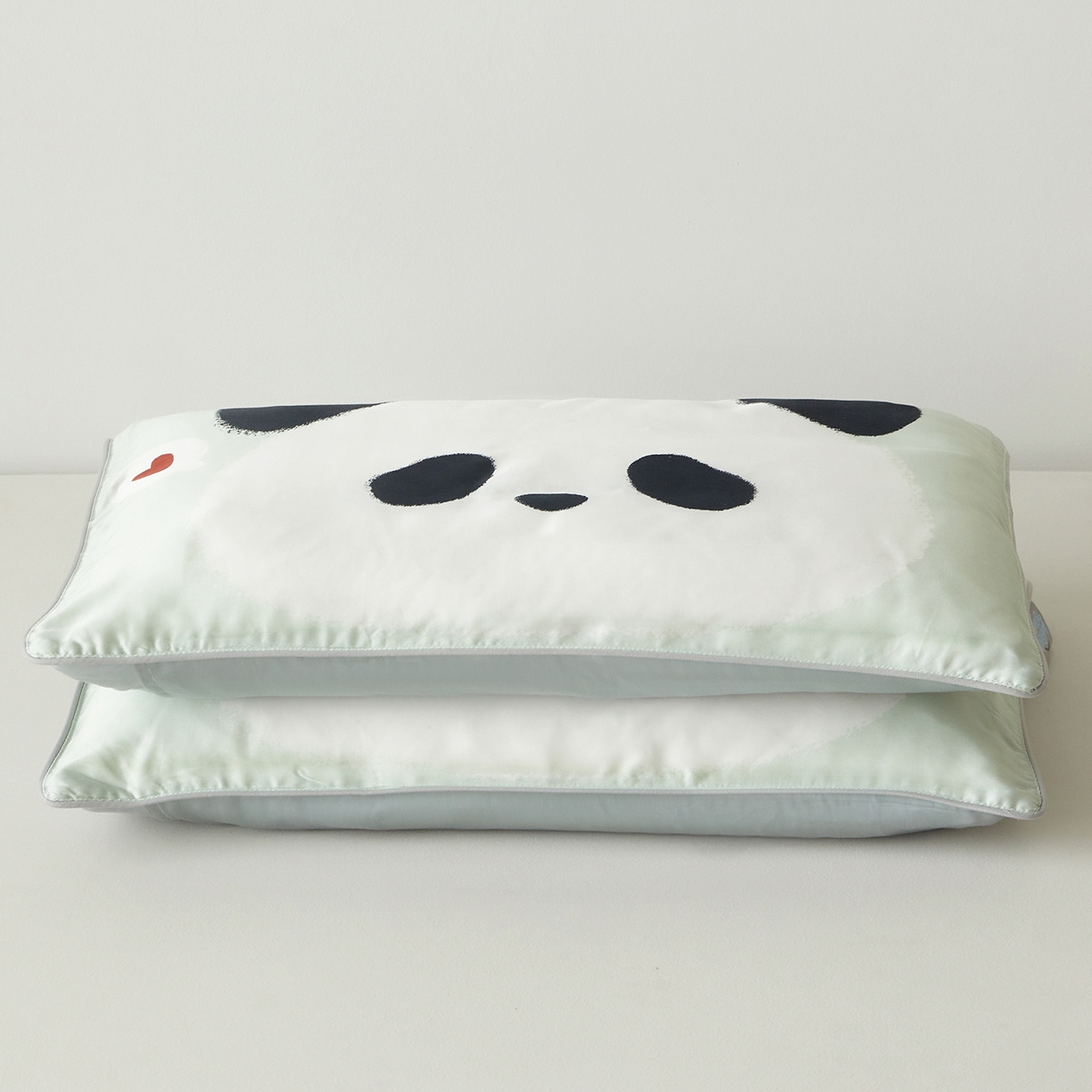 91家纺网 家纺一手货源 找家纺 荷马之梦 2026新款60s兰精天丝原创数码印花大版儿童枕套 西瓜熊猫