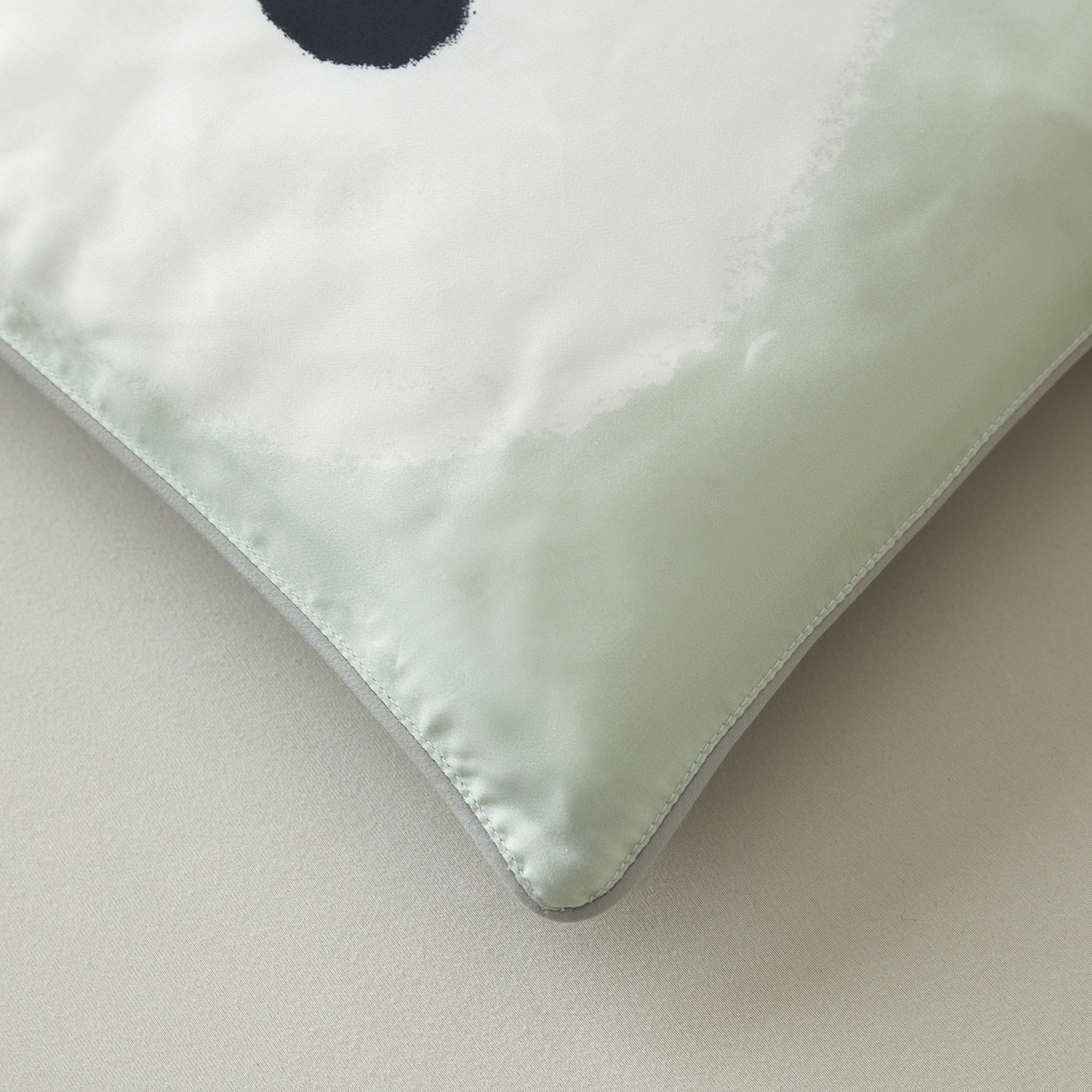 91家纺网 家纺一手货源 找家纺 荷马之梦 2026新款60s兰精天丝原创数码印花大版儿童枕套 西瓜熊猫