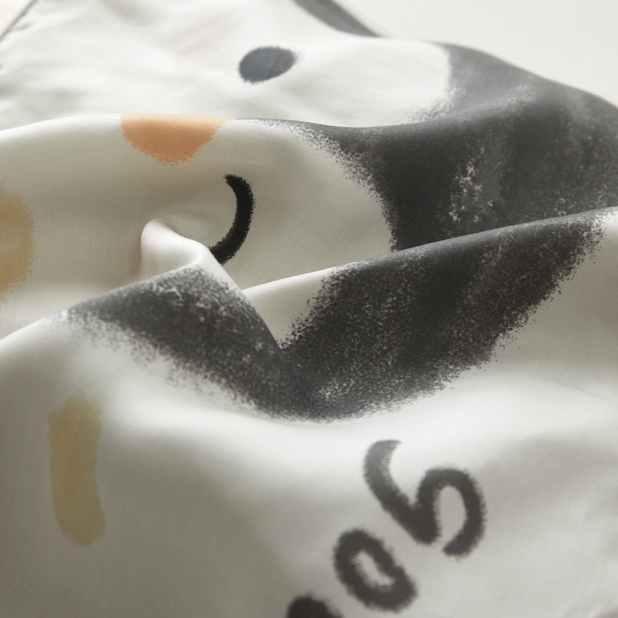 91家纺网 家纺一手货源 找家纺 荷马之梦 2026新款60s兰精天丝原创数码印花大版儿童枕套 星星企鹅