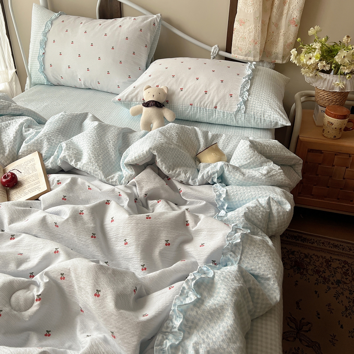 91家纺网 家纺一手货源 找家纺 繁花家居 2026殷桃晚风甜梦系列少女心拼接工艺四件套 晚风甜梦-蓝