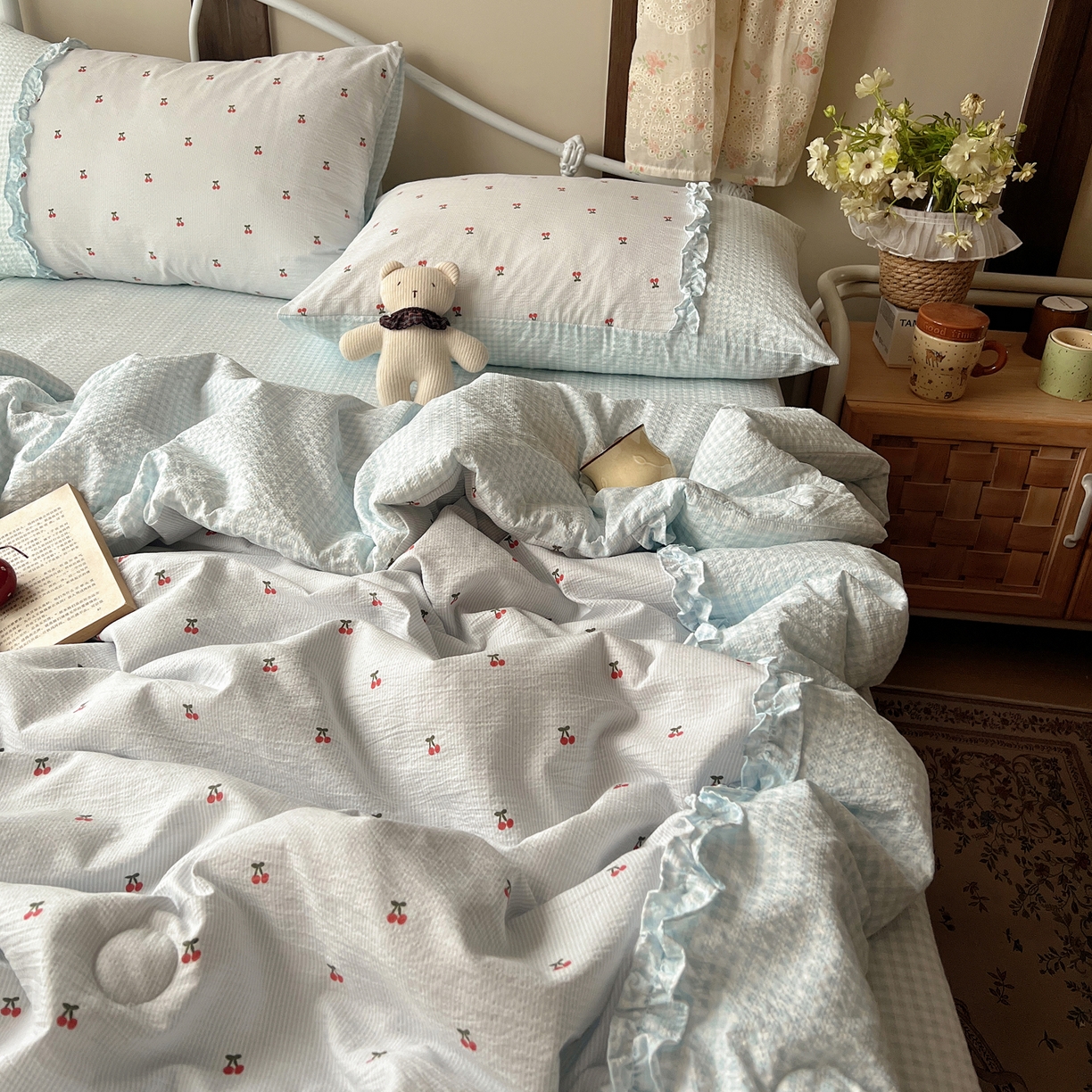 91家纺网 家纺一手货源 找家纺 繁花家居 2026殷桃晚风甜梦系列少女心拼接工艺四件套 晚风甜梦-蓝