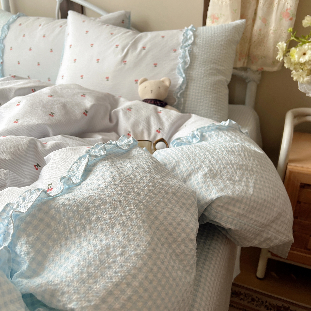 91家纺网 家纺一手货源 找家纺 繁花家居 2026殷桃晚风甜梦系列少女心拼接工艺四件套 晚风甜梦-蓝