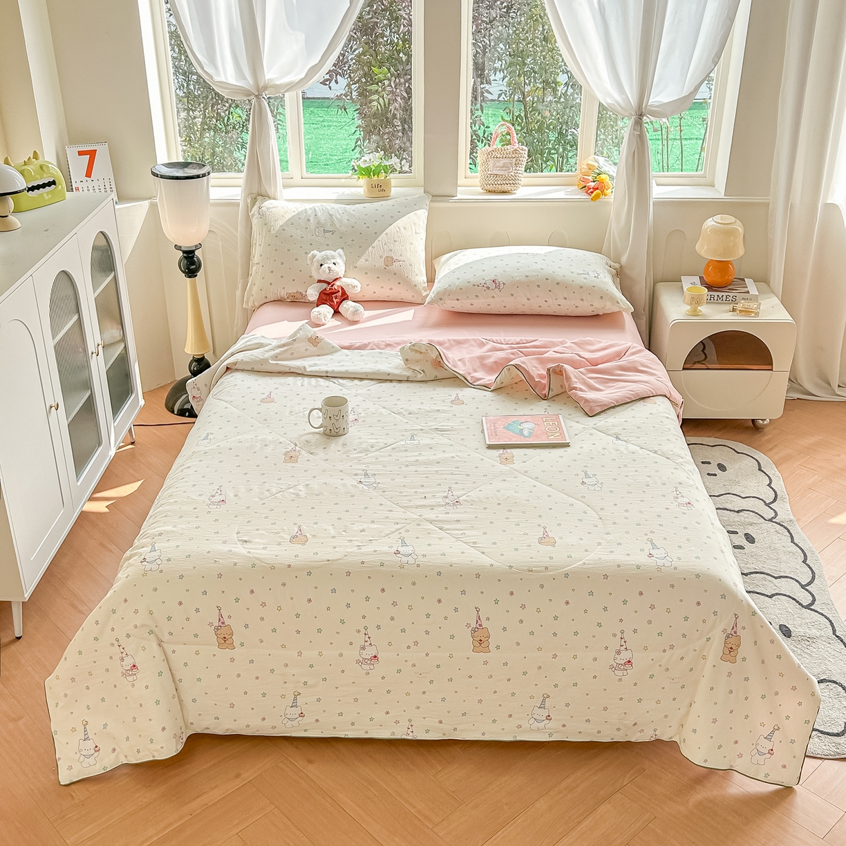 91家纺网 家纺一手货源 找家纺 富艺隆 2026新款A类水洗棉双层纱夏被空调被 皱皱纱夏凉被 礼帽小猫