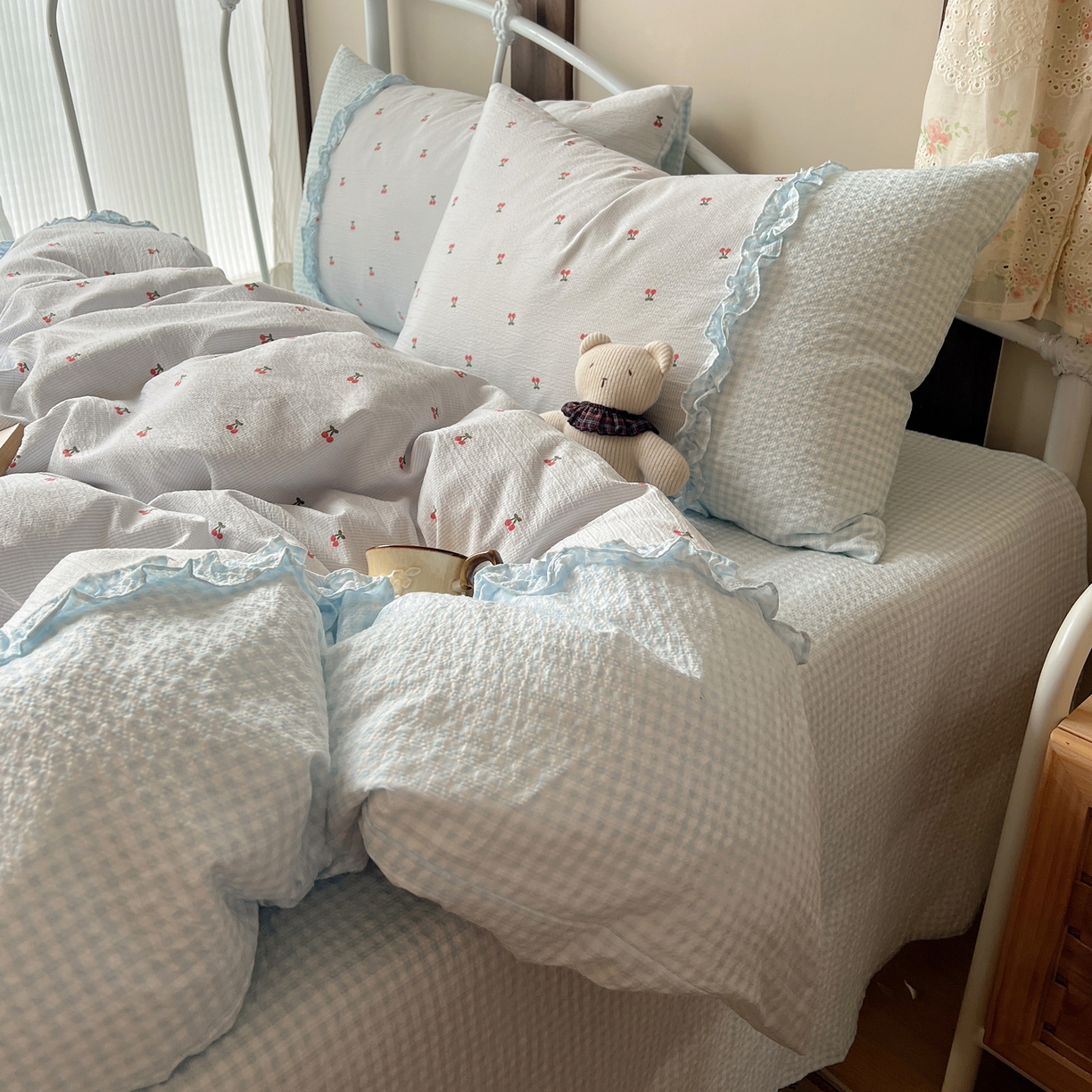 91家纺网 家纺一手货源 找家纺 繁花家居 2026殷桃晚风甜梦系列少女心拼接工艺四件套 晚风甜梦-蓝