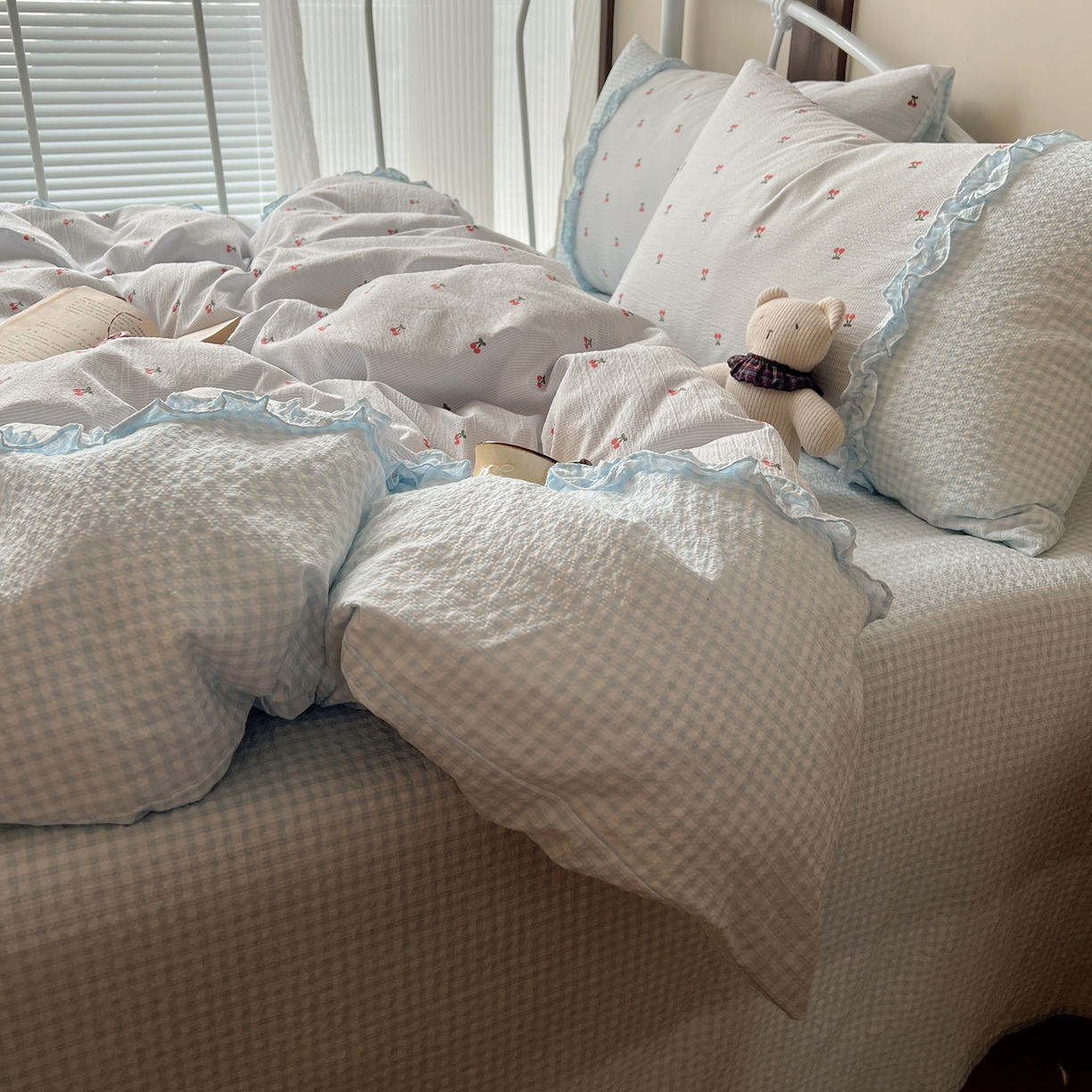 91家纺网 家纺一手货源 找家纺 繁花家居 2026殷桃晚风甜梦系列少女心拼接工艺四件套 晚风甜梦-蓝