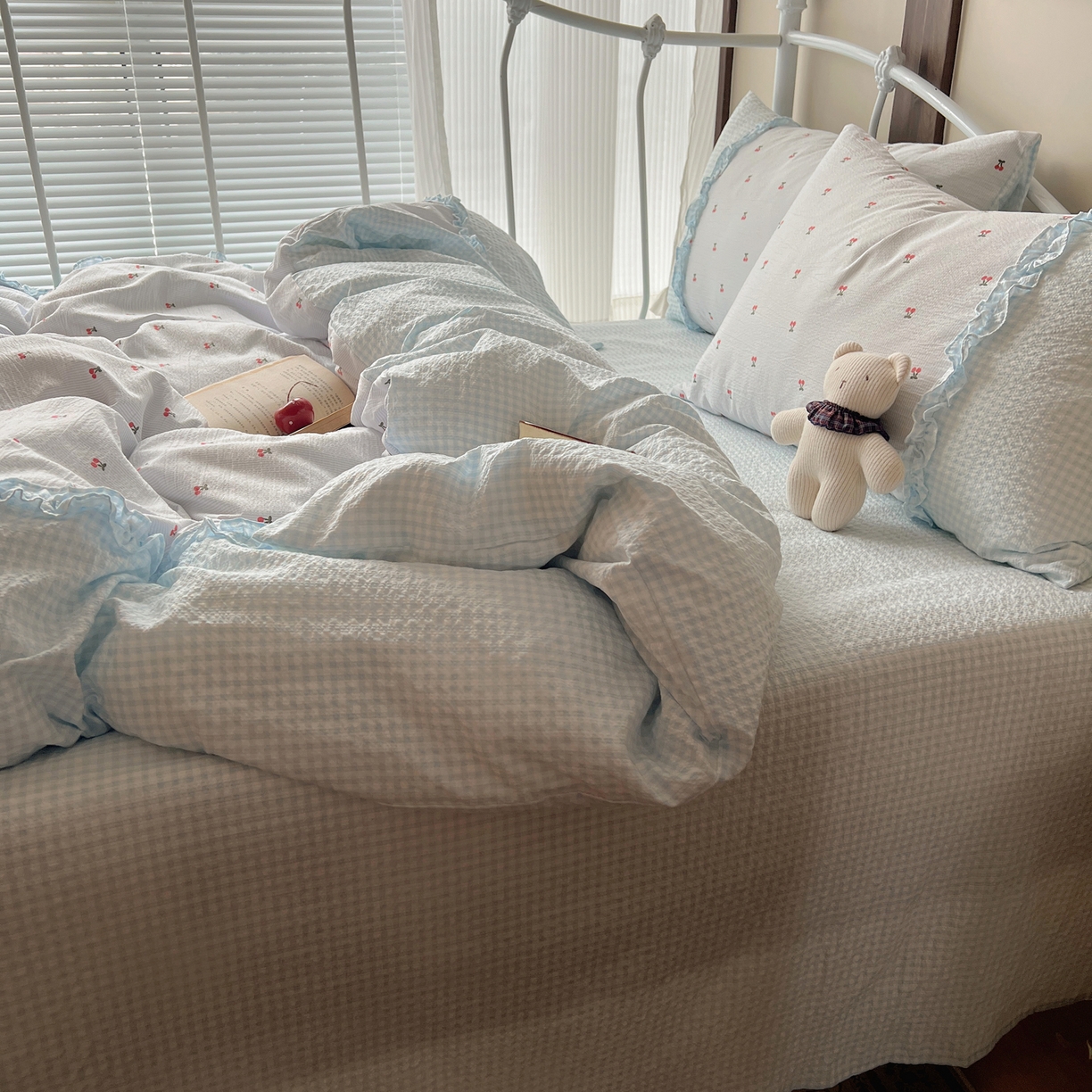 91家纺网 家纺一手货源 找家纺 繁花家居 2026殷桃晚风甜梦系列少女心拼接工艺四件套 晚风甜梦-蓝