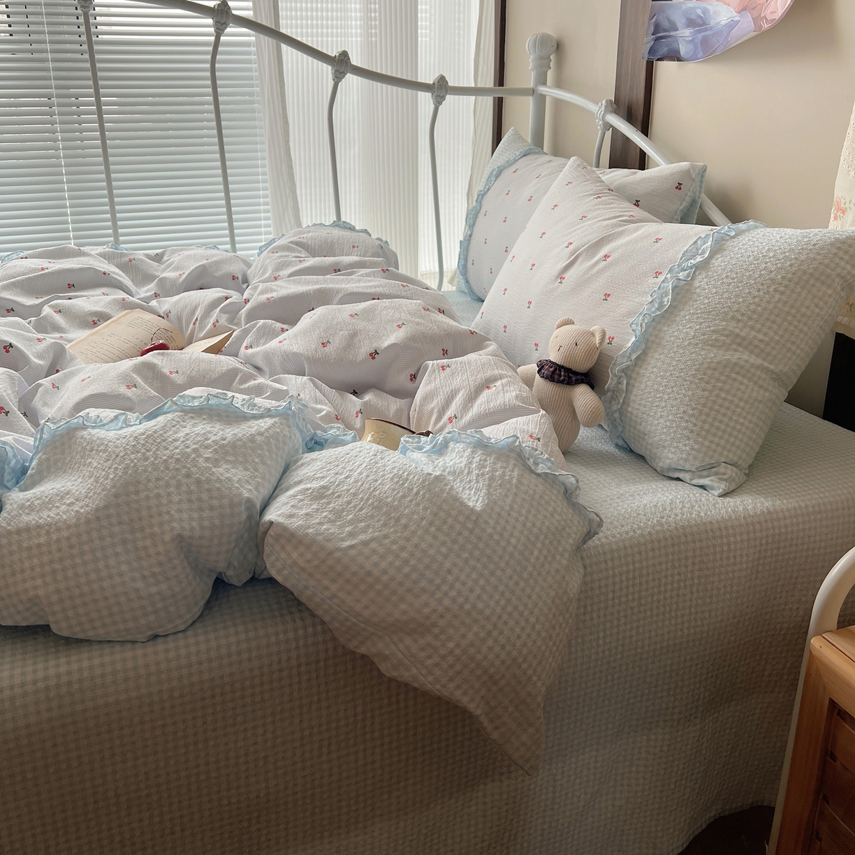 91家纺网 家纺一手货源 找家纺 繁花家居 2026殷桃晚风甜梦系列少女心拼接工艺四件套 晚风甜梦-蓝