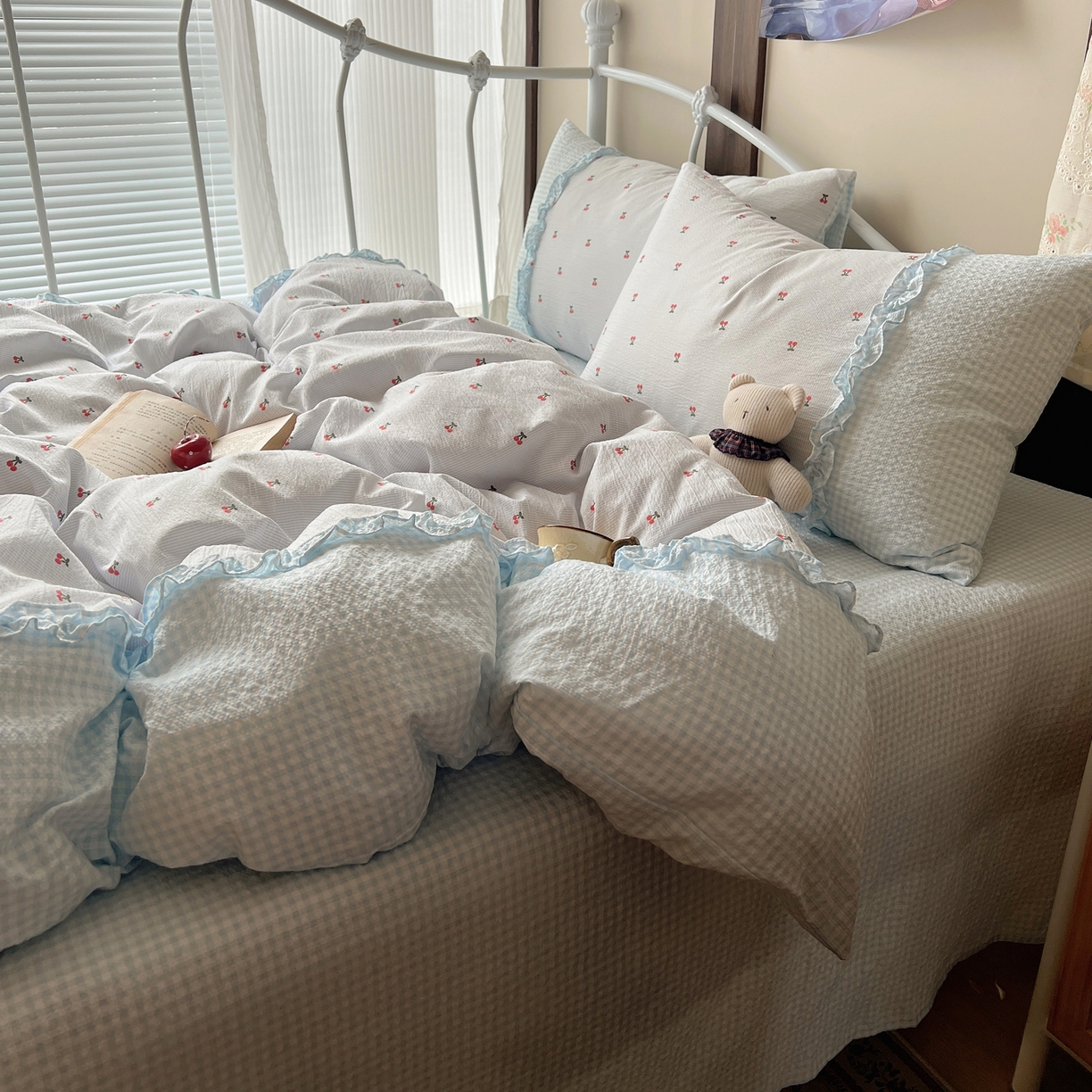 91家纺网 家纺一手货源 找家纺 繁花家居 2026殷桃晚风甜梦系列少女心拼接工艺四件套 晚风甜梦-蓝