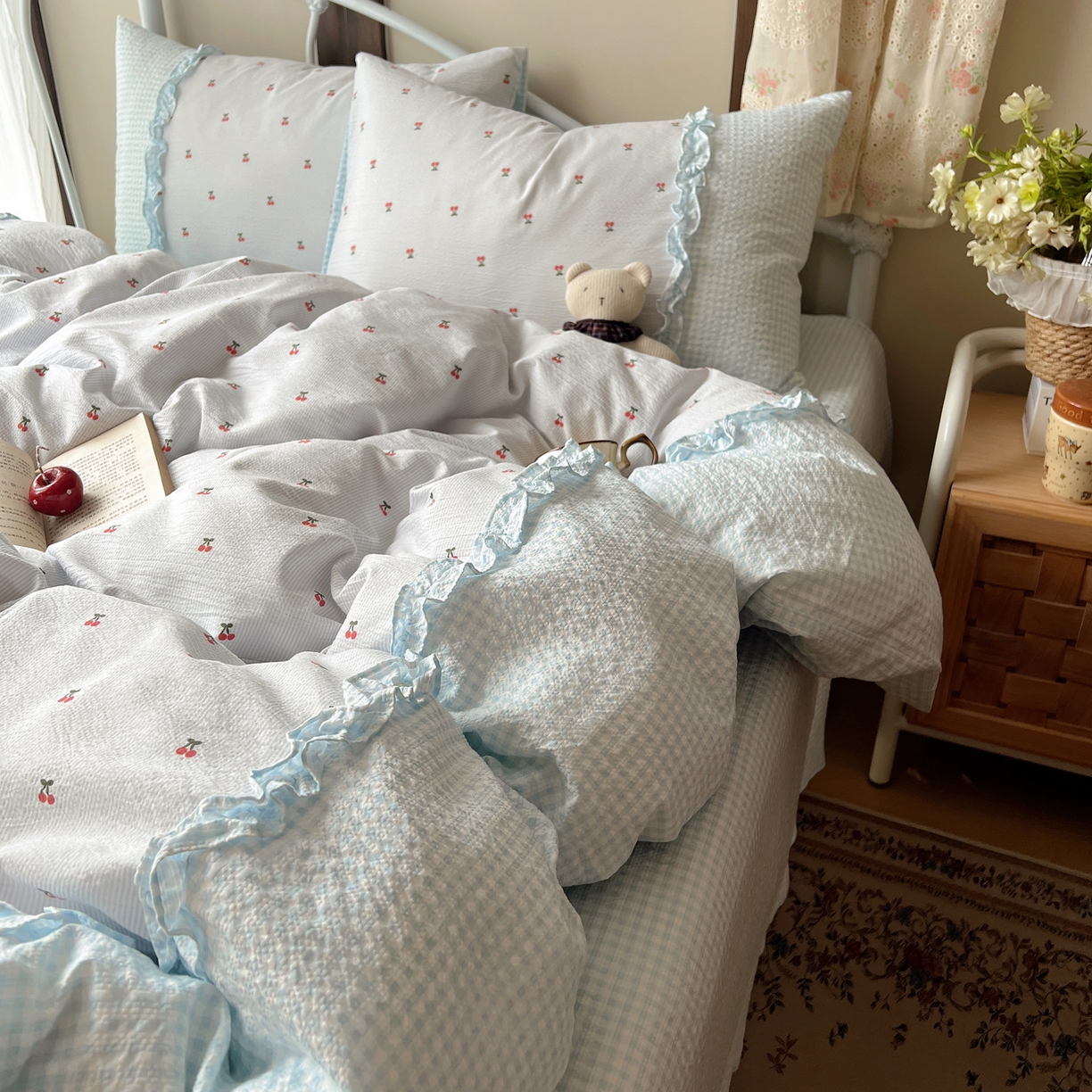 91家纺网 家纺一手货源 找家纺 繁花家居 2026殷桃晚风甜梦系列少女心拼接工艺四件套 晚风甜梦-蓝