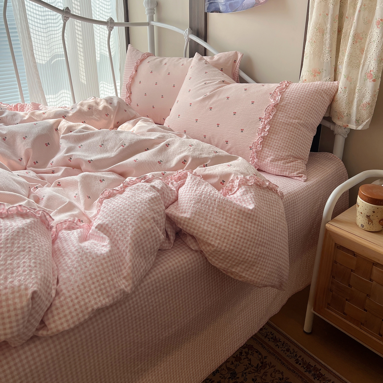 91家纺网 家纺一手货源 找家纺 繁花家居 2026殷桃晚风甜梦系列少女心拼接工艺四件套 晚风甜梦-粉