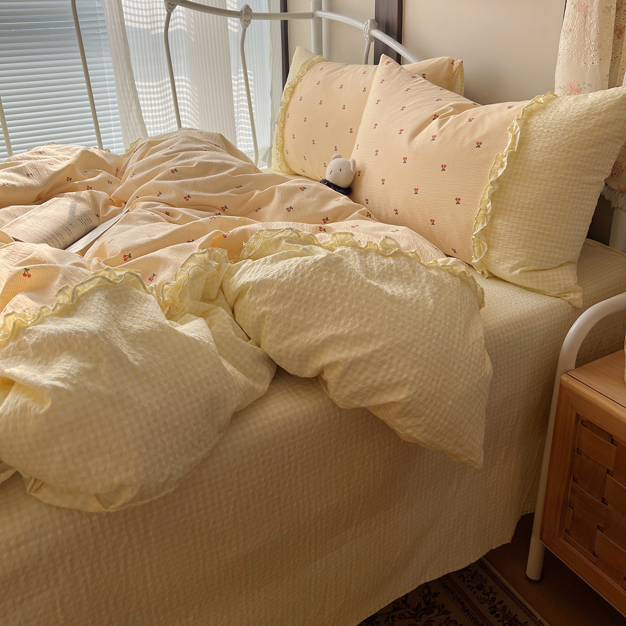 91家纺网 家纺一手货源 找家纺 繁花家居 2026殷桃晚风甜梦系列少女心拼接工艺四件套 晚风甜梦-黄