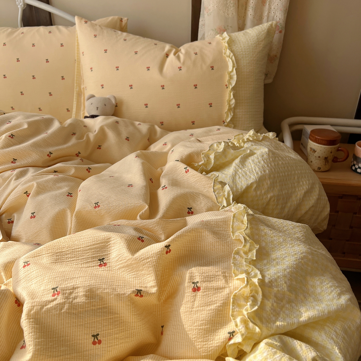 91家纺网 家纺一手货源 找家纺 繁花家居 2026殷桃晚风甜梦系列少女心拼接工艺四件套 晚风甜梦-黄