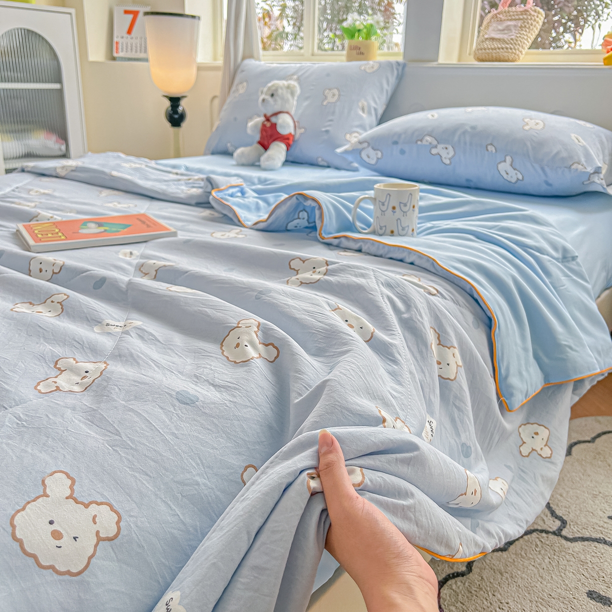 91家纺网 家纺一手货源 找家纺 富艺隆 2026新款A类水洗棉双层纱夏被空调被 皱皱纱夏凉被 萌兔轻步