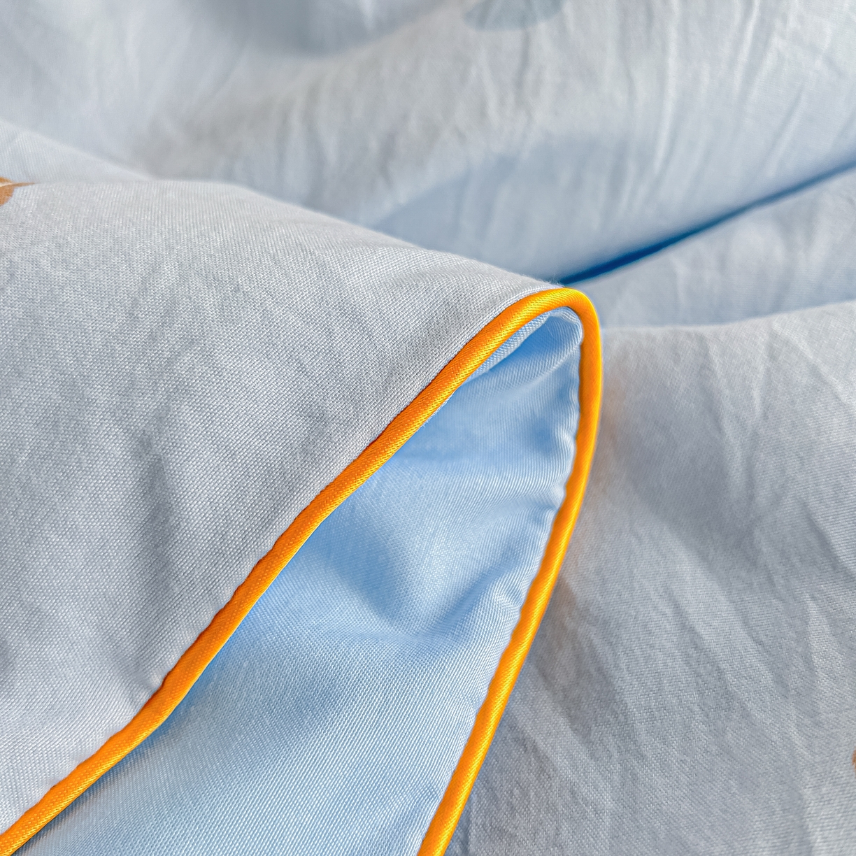 91家纺网 家纺一手货源 找家纺 富艺隆 2026新款A类水洗棉双层纱夏被空调被 皱皱纱夏凉被 萌兔轻步