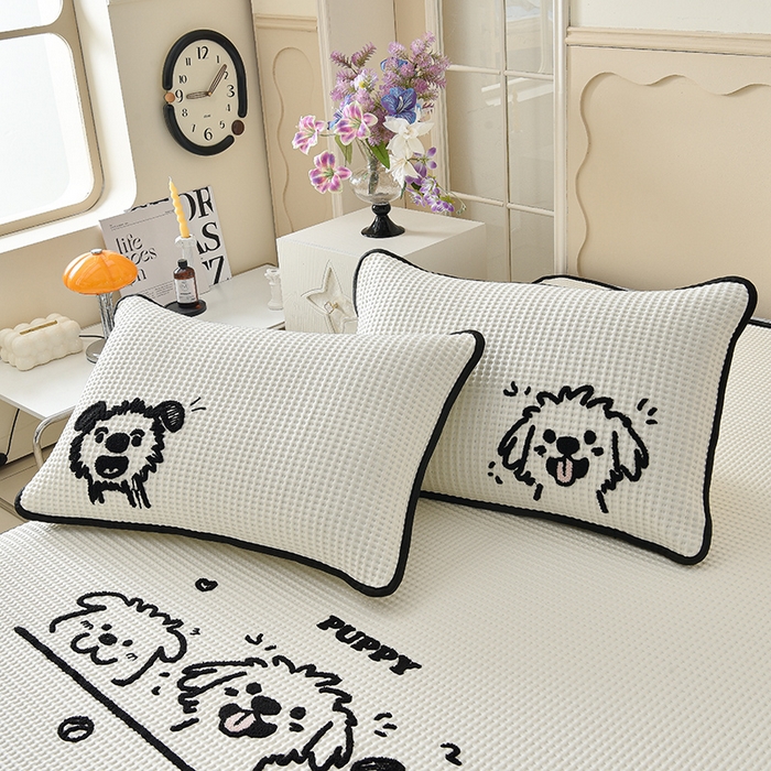 91家纺网 家纺一手货源 找家纺 炫拼家纺 2026新款A类凉豆豆华夫格卡通绣花床笠席 随意的狗