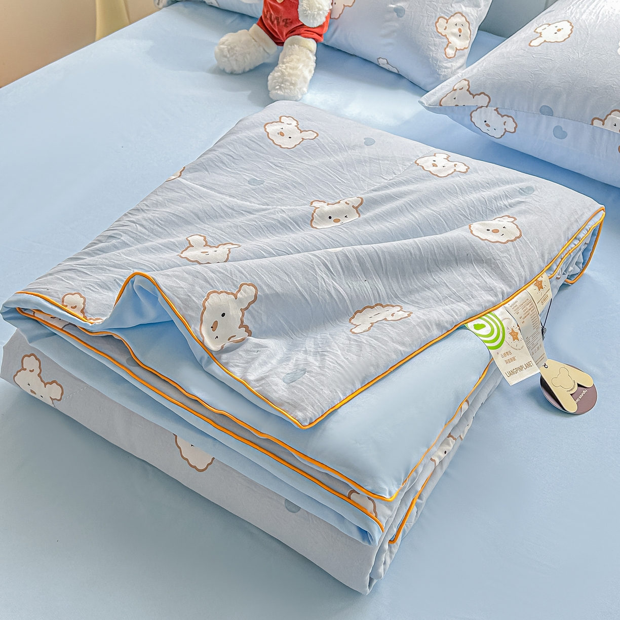 91家纺网 家纺一手货源 找家纺 富艺隆 2026新款A类水洗棉双层纱夏被空调被 皱皱纱夏凉被 萌兔轻步