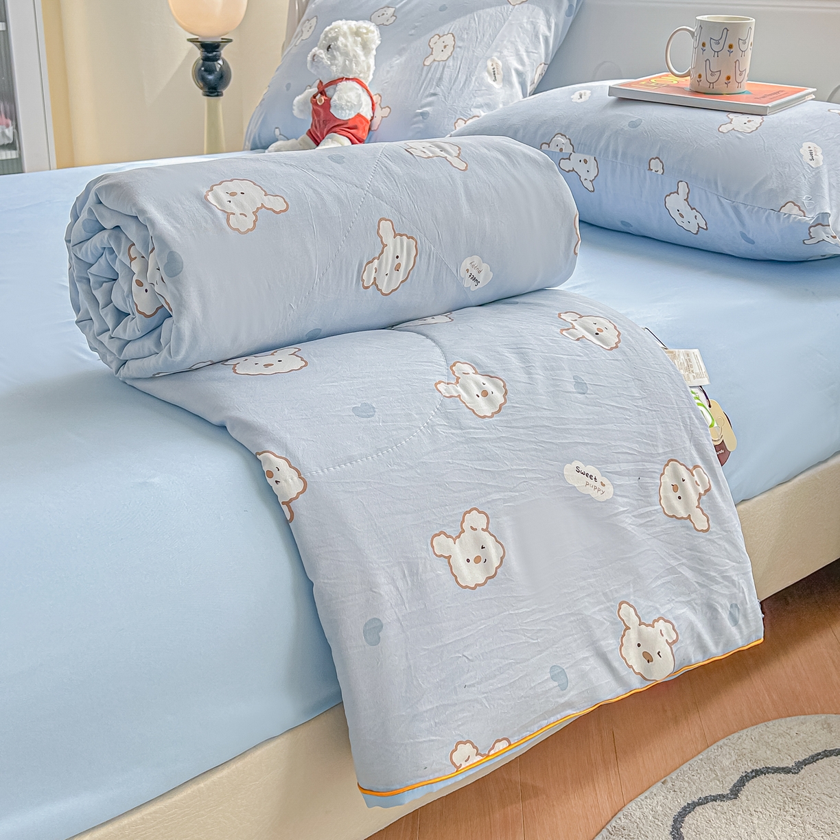 91家纺网 家纺一手货源 找家纺 富艺隆 2026新款A类水洗棉双层纱夏被空调被 皱皱纱夏凉被 萌兔轻步