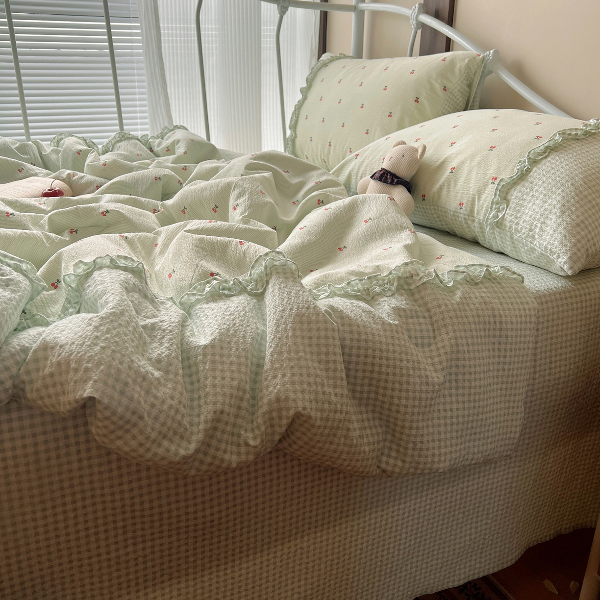 91家纺网 家纺一手货源 找家纺 繁花家居 2026殷桃晚风甜梦系列少女心拼接工艺四件套 晚风甜梦-绿