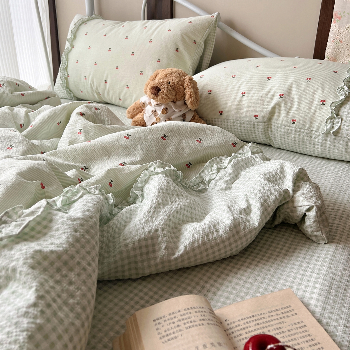 91家纺网 家纺一手货源 找家纺 繁花家居 2026殷桃晚风甜梦系列少女心拼接工艺四件套 晚风甜梦-绿