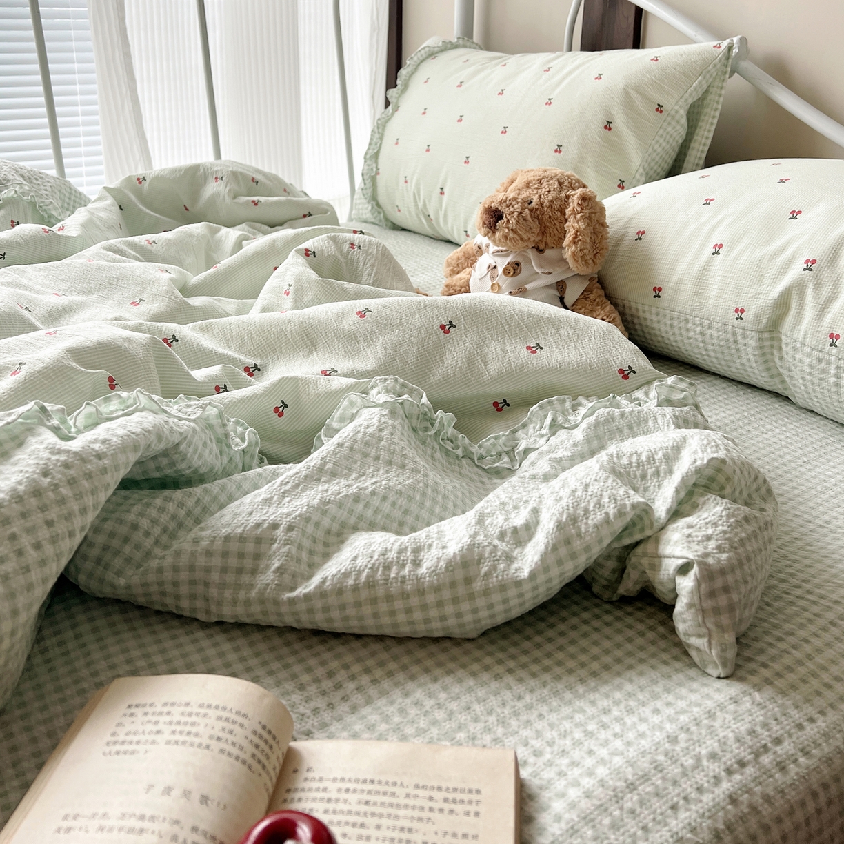 91家纺网 家纺一手货源 找家纺 繁花家居 2026殷桃晚风甜梦系列少女心拼接工艺四件套 晚风甜梦-绿