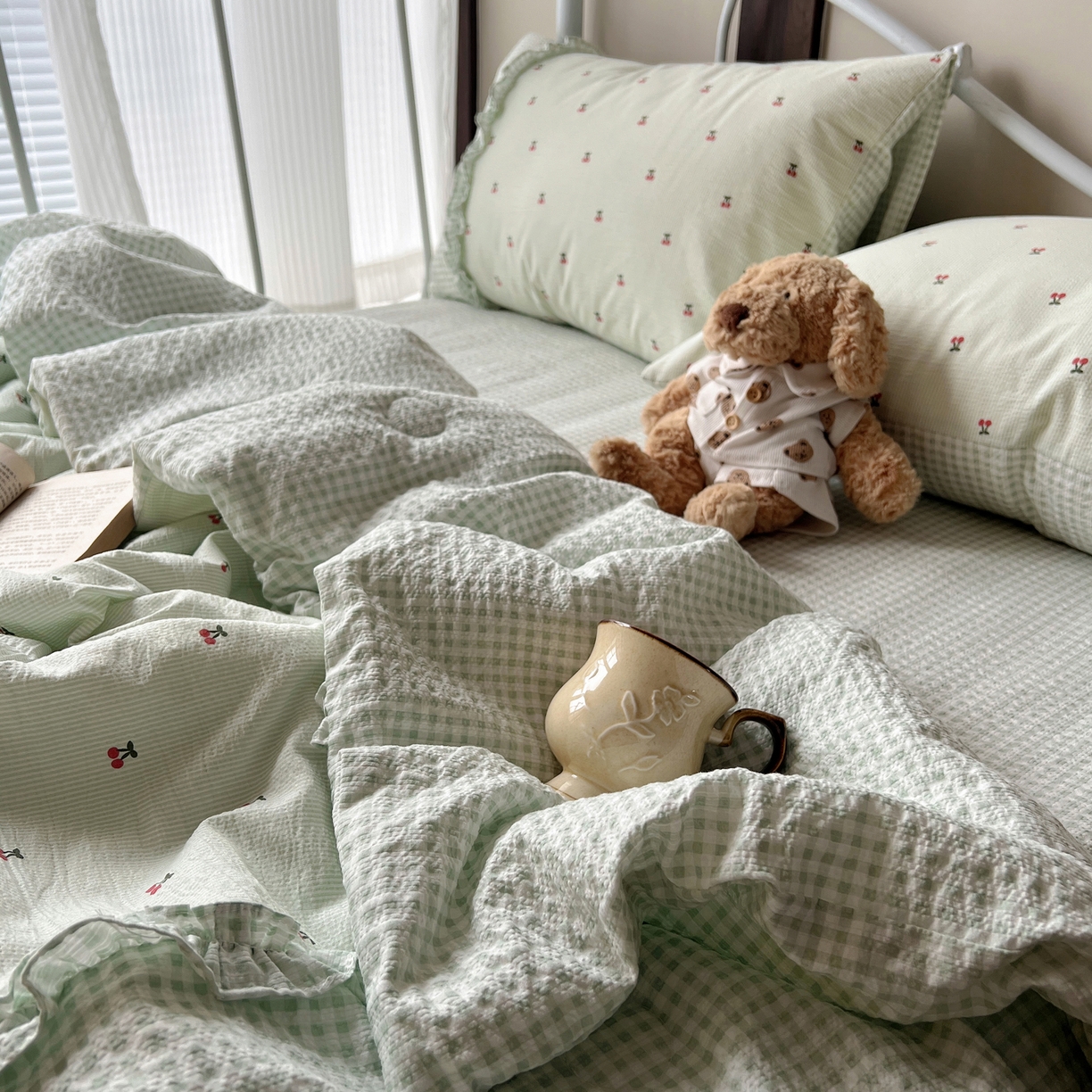 91家纺网 家纺一手货源 找家纺 繁花家居 2026殷桃晚风甜梦系列少女心拼接工艺四件套 晚风甜梦-绿