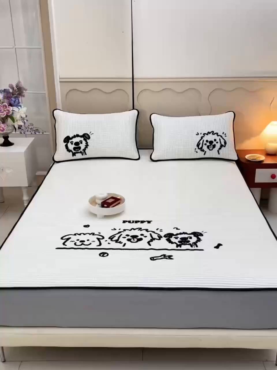 91家纺网 家纺一手货源 找家纺 炫拼家纺 2026新款A类凉豆豆华夫格卡通绣花床笠席 随意的狗