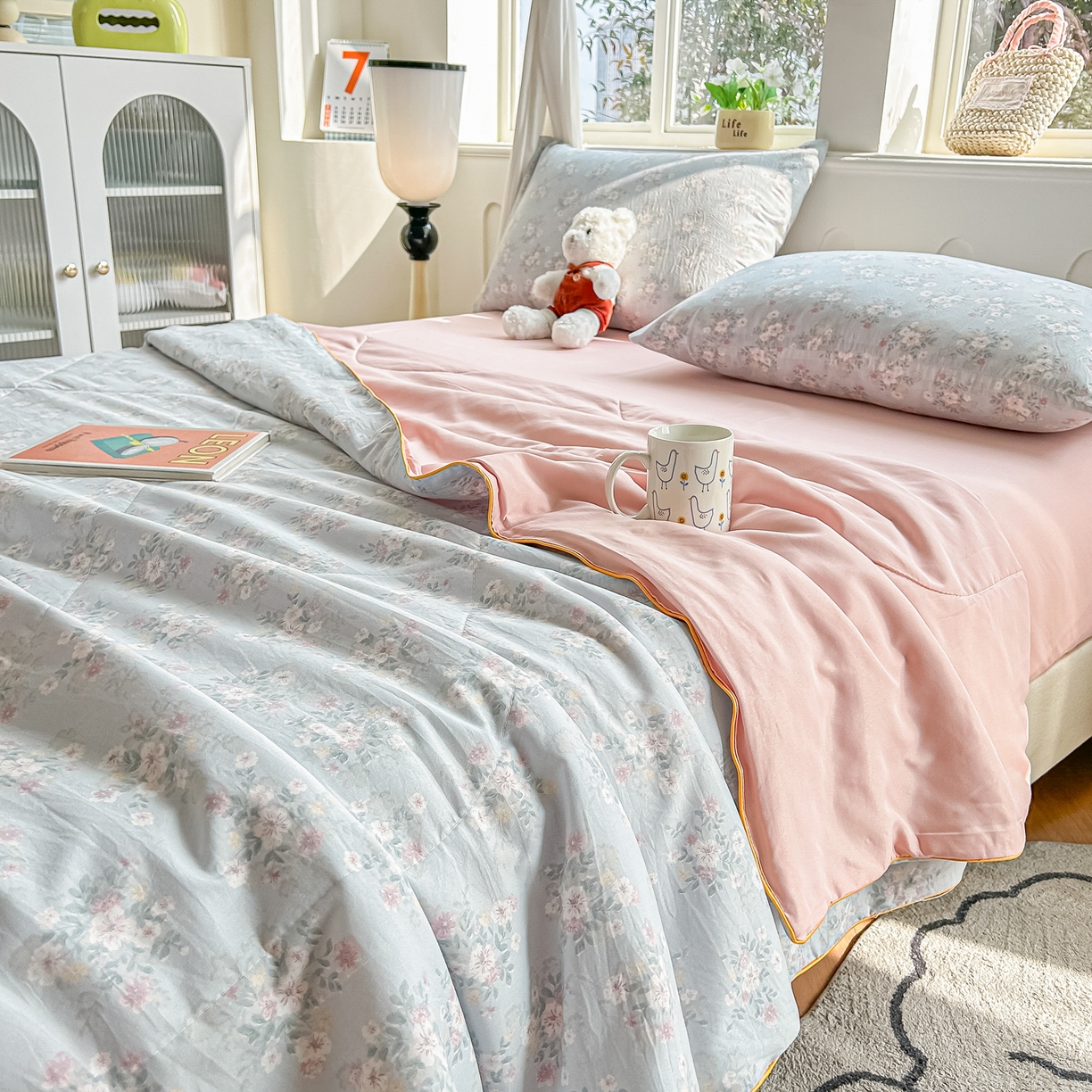 91家纺网 家纺一手货源 找家纺 富艺隆 2026新款A类水洗棉双层纱夏被空调被 皱皱纱夏凉被 气泡蓝莓