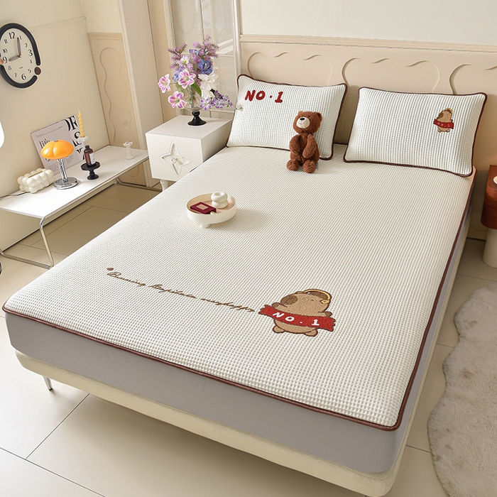 91家纺网 家纺一手货源 找家纺 炫拼家纺 2026新款A类凉豆豆华夫格卡通绣花床笠席 快乐的卡皮