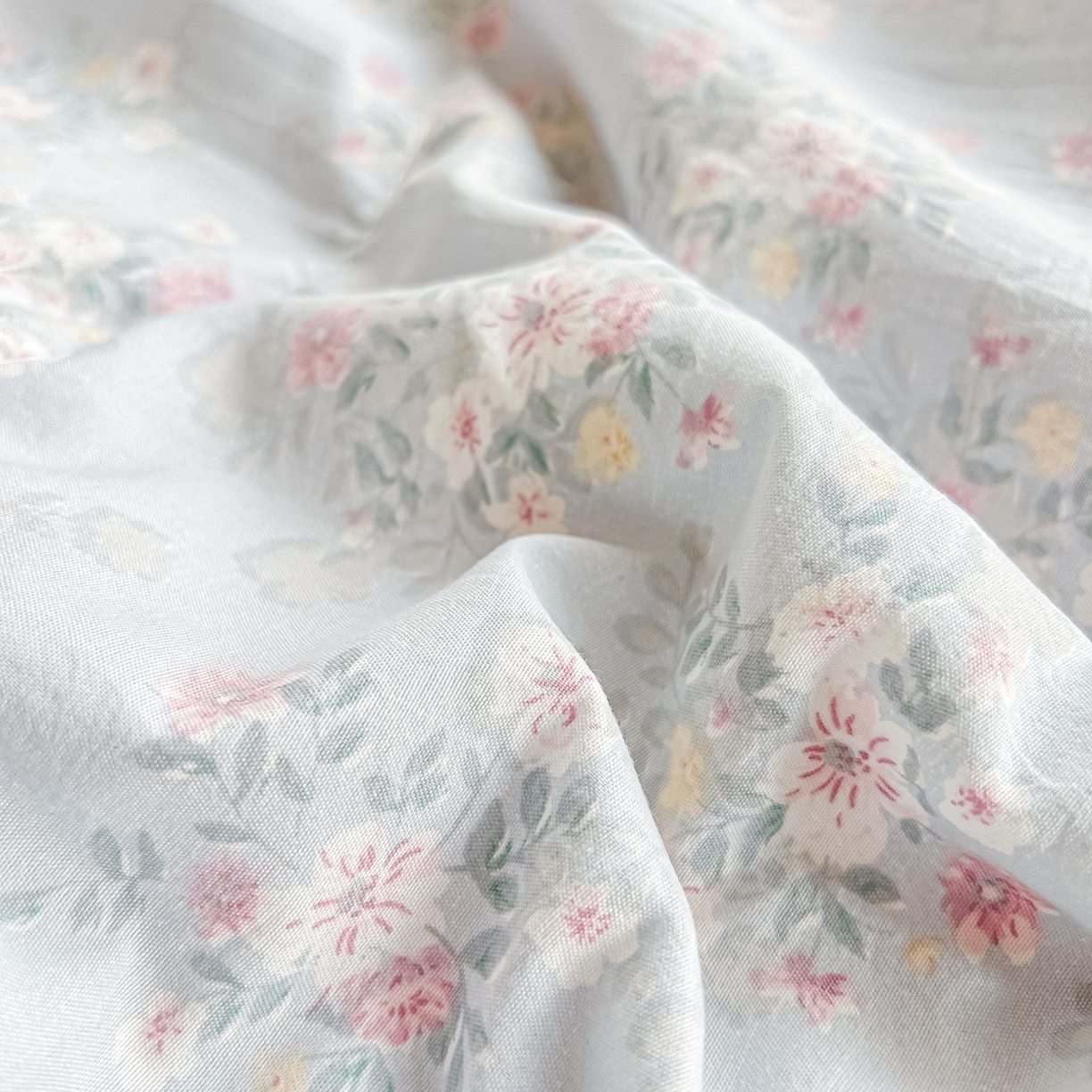 91家纺网 家纺一手货源 找家纺 富艺隆 2026新款A类水洗棉双层纱夏被空调被 皱皱纱夏凉被 气泡蓝莓