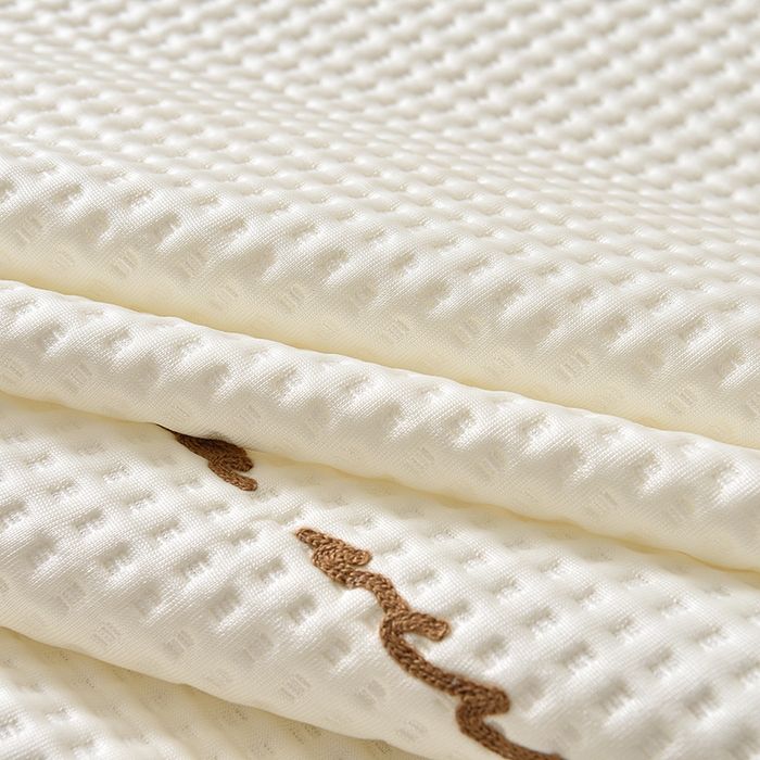 91家纺网 家纺一手货源 找家纺 炫拼家纺 2026新款A类凉豆豆华夫格卡通绣花床笠席 快乐的卡皮