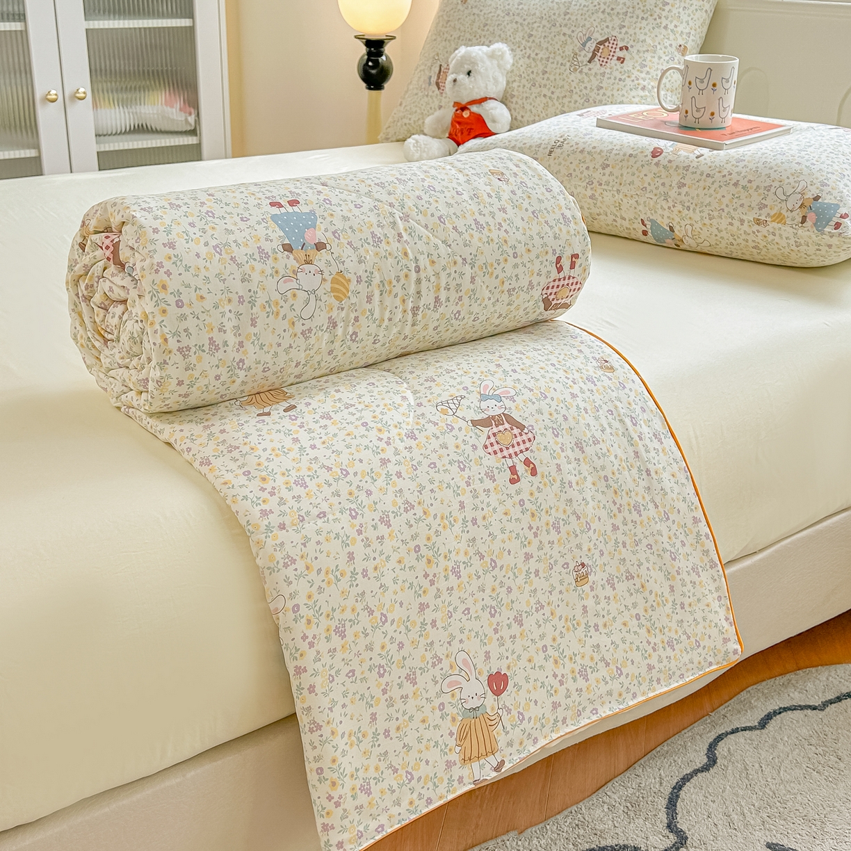 91家纺网 家纺一手货源 找家纺 富艺隆 2026新款A类水洗棉双层纱夏被空调被 皱皱纱夏凉被 小兔莉莉