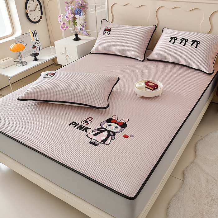 91家纺网 家纺一手货源 找家纺 炫拼家纺 2026新款A类凉豆豆华夫格卡通绣花床笠席 名媛兔